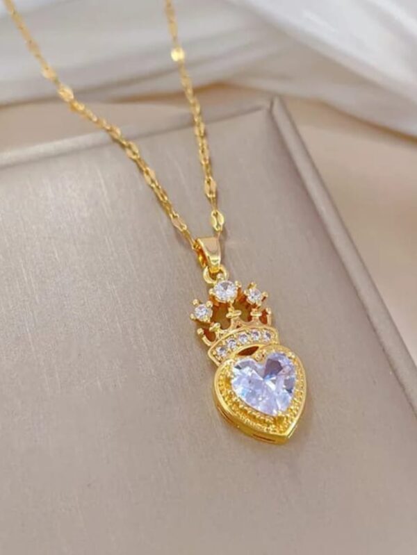 White Diamond Heart-Shaped Necklace – Anti-Tarnish Finish Pendant Necklace for Women Fashion Stylish Anti Tarnish Pendant For Girls